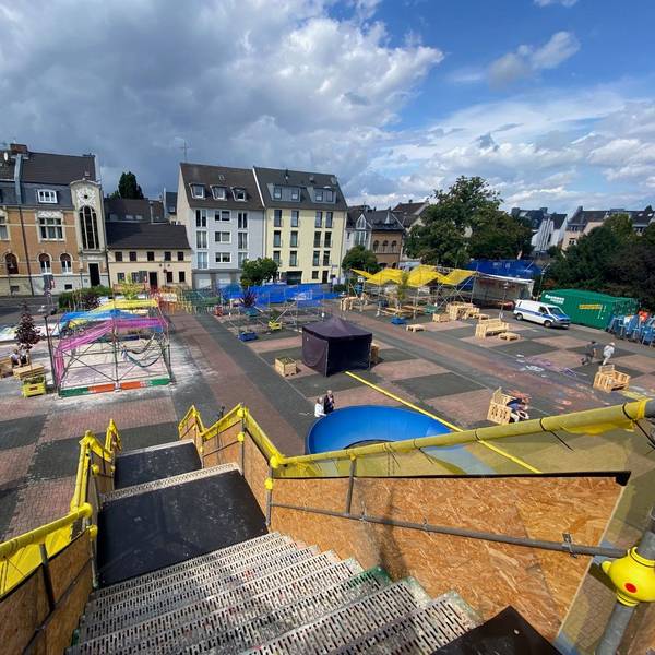 Zu sehen ist der Belvedere-Platz während der Aktion „Brühl macht Platz“.