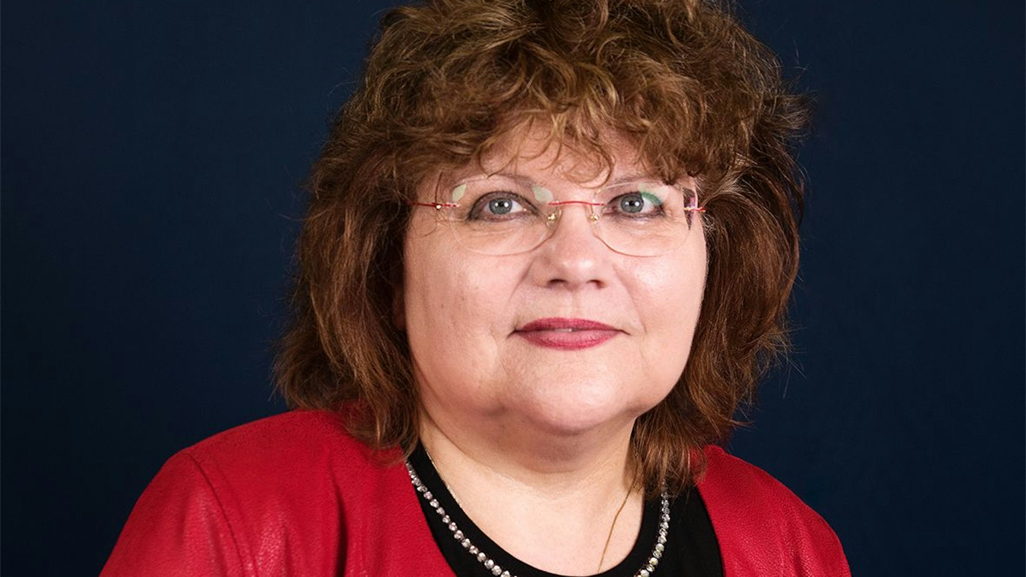 Portraitfoto von Andrea Kowalewski-Brüwer.