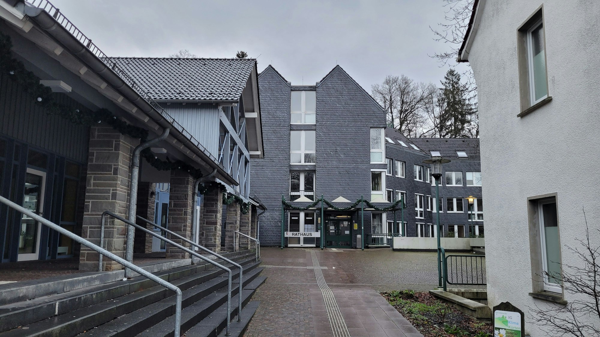 Das Foto zeigt das Rathaus in Kürten