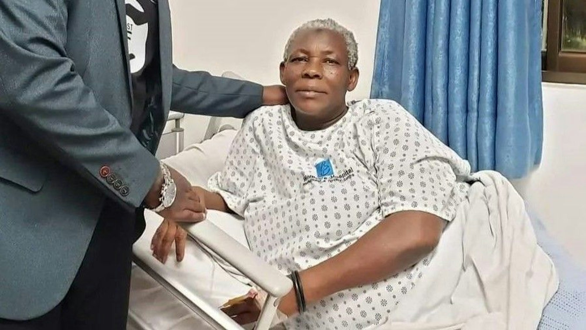 Safina Namukwaya hat im Alter von 70 Jahren Zwillinge bekommen.