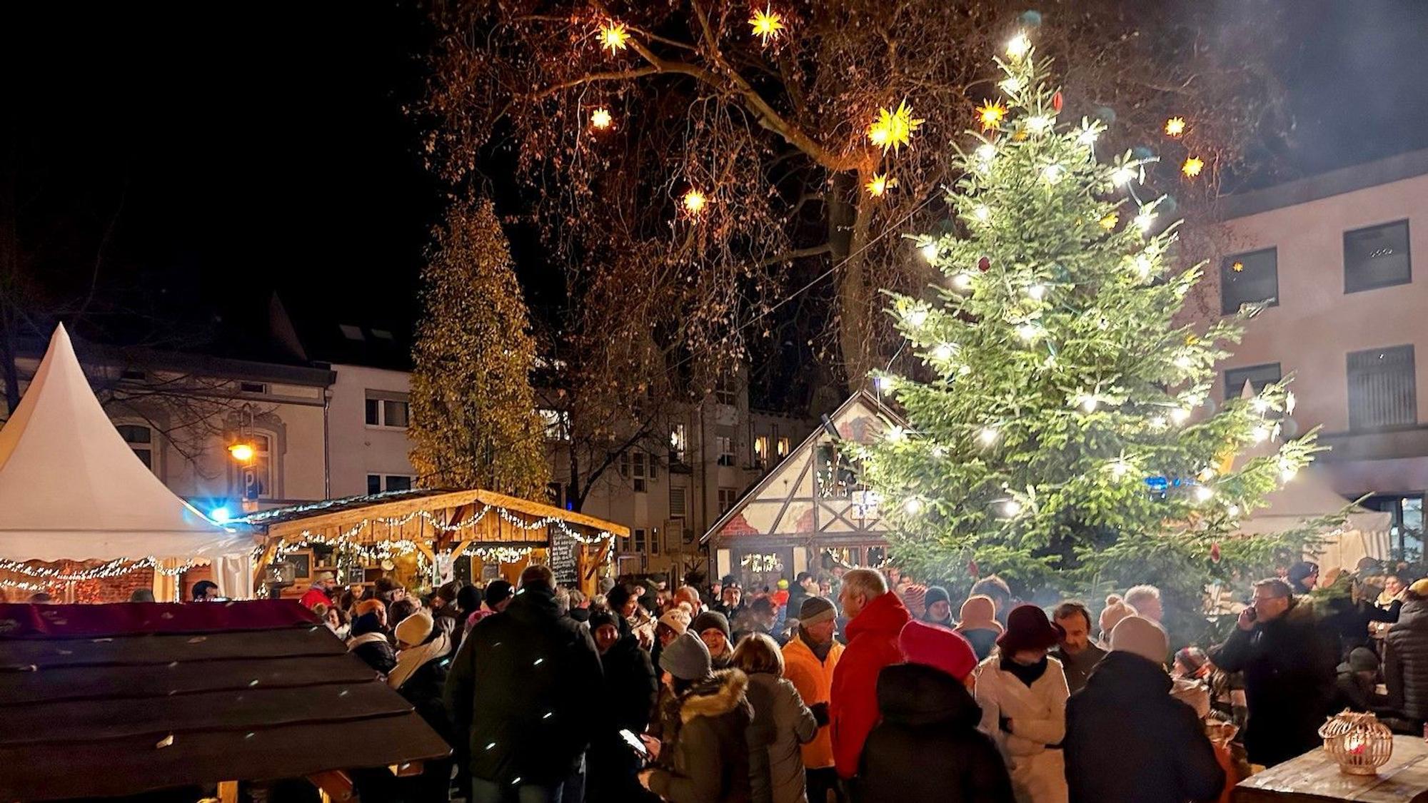 Weihnachtsmarkt Hennef
Hüttenzauber Stadtsoldatenplatz