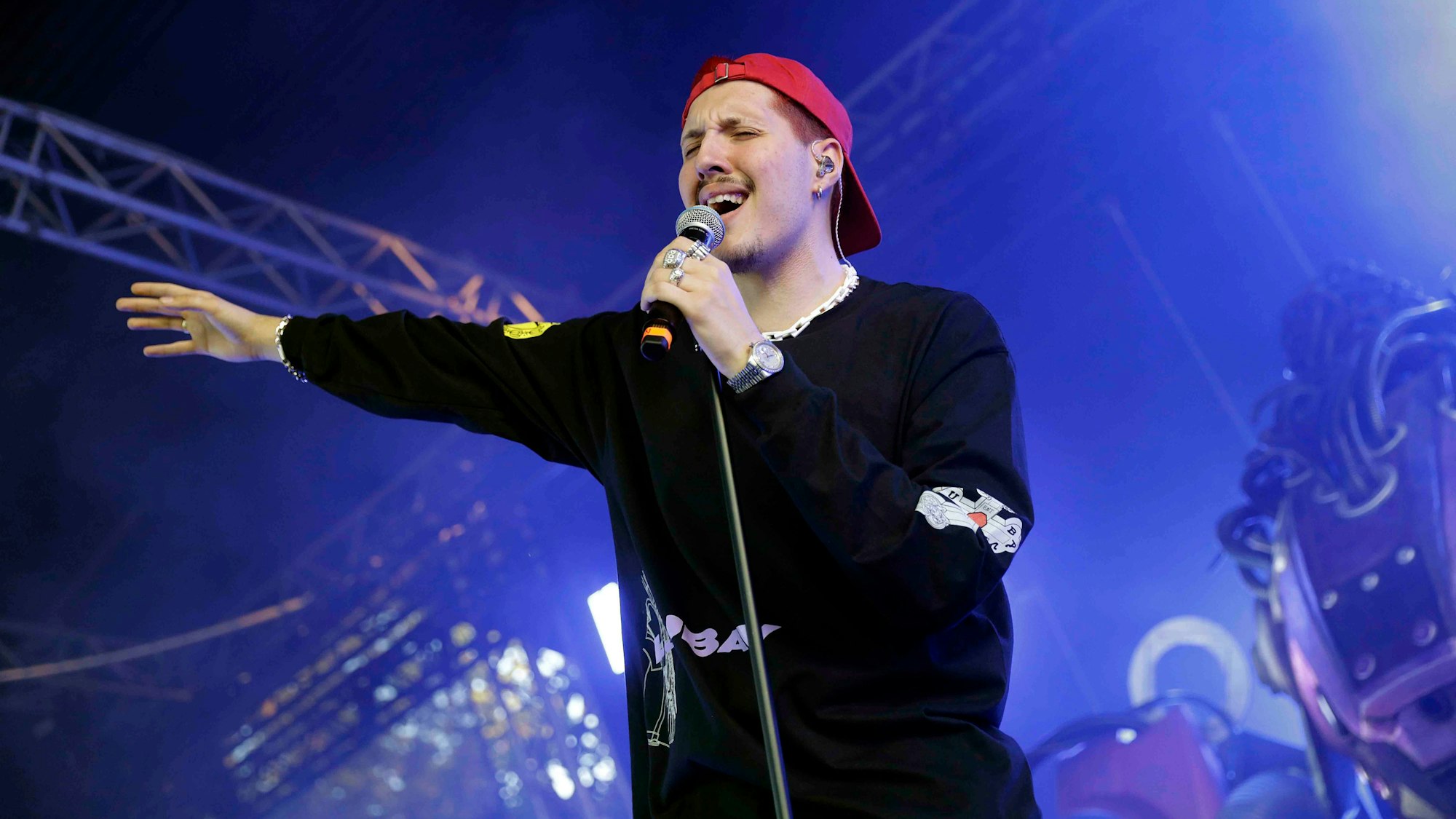 Der Rapper Rin trat am Freitagabend in der Kölner Lanxess Arena auf.