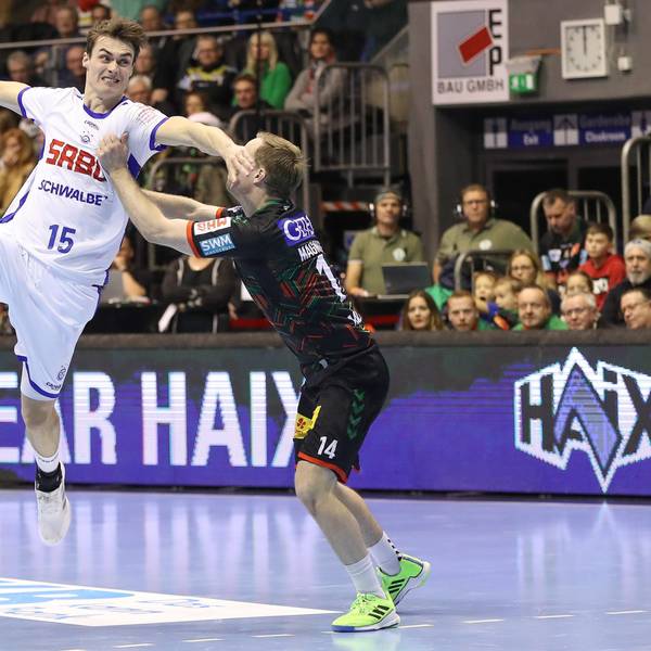 Miro Schluroff setzt sich im Duell gegen Omar Ingi Magnusson durch
