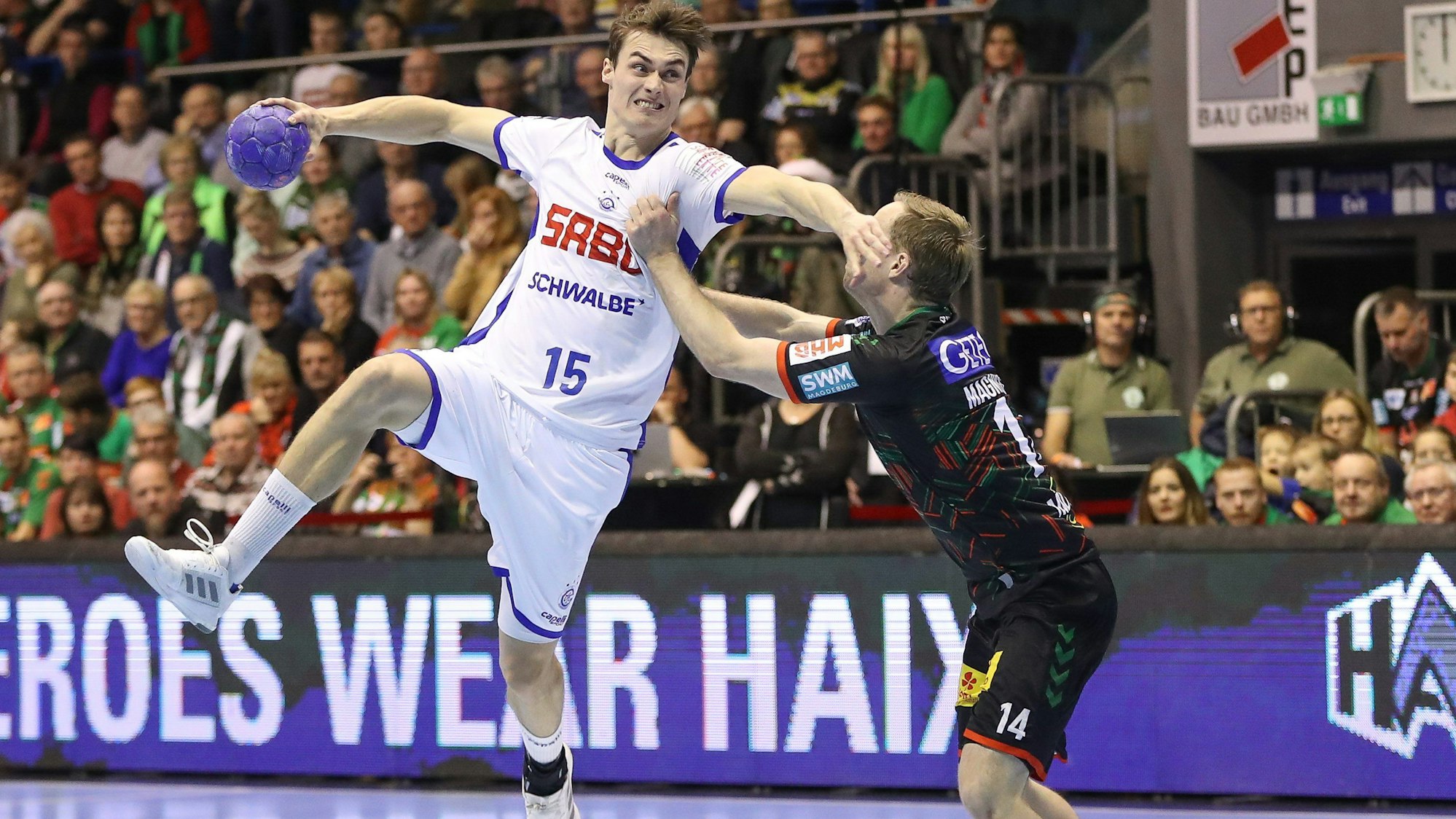 Miro Schluroff setzt sich im Duell gegen Omar Ingi Magnusson durch