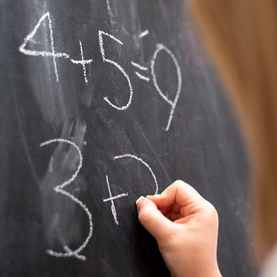 Im Fach Mathematik liegt Singapur mit seinen 575 Punkten 23 Punkte vorm zweitplatzierten Macau.