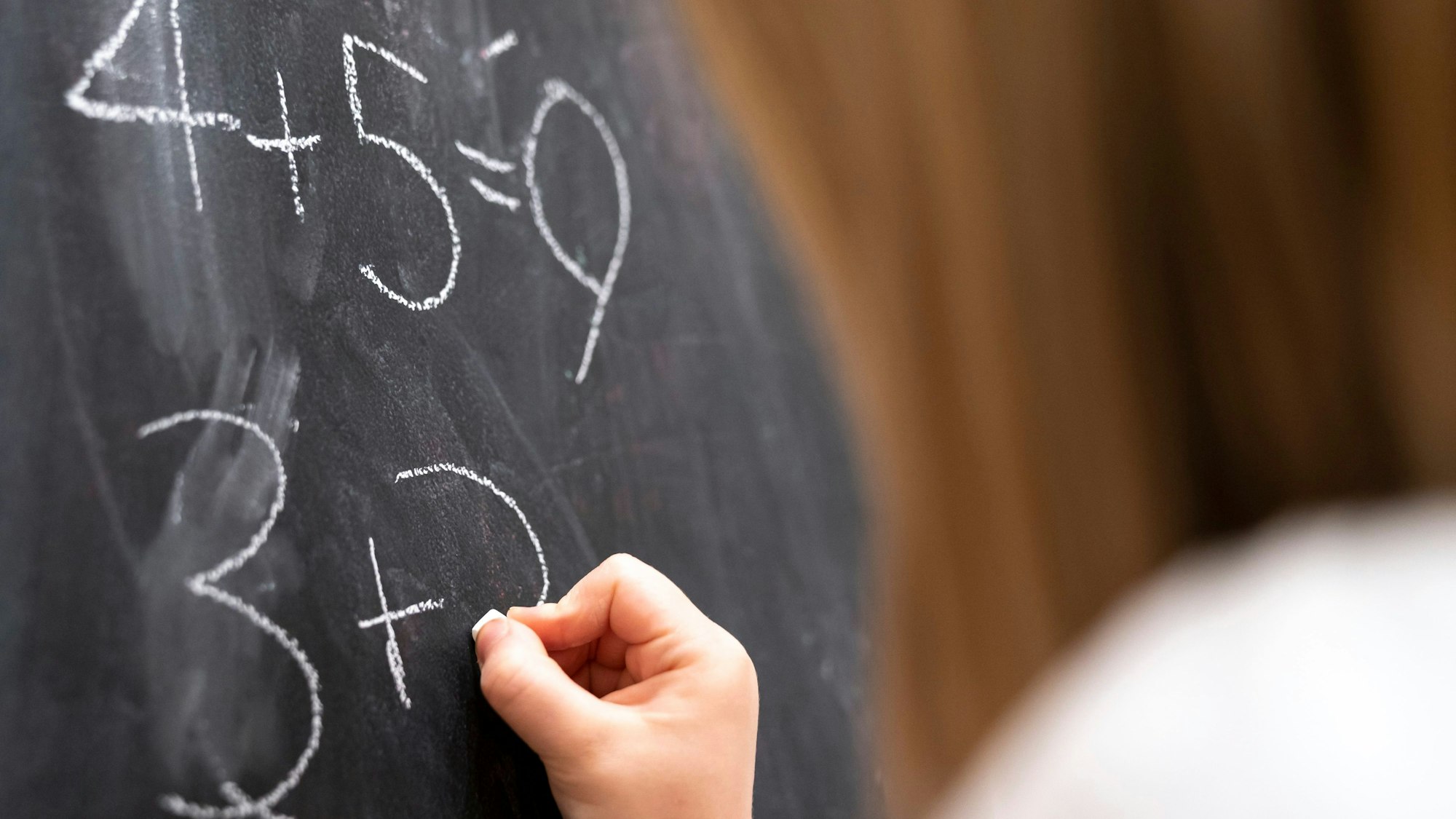 Im Fach Mathematik liegt Singapur mit seinen 575 Punkten 23 Punkte vorm zweitplatzierten Macau.