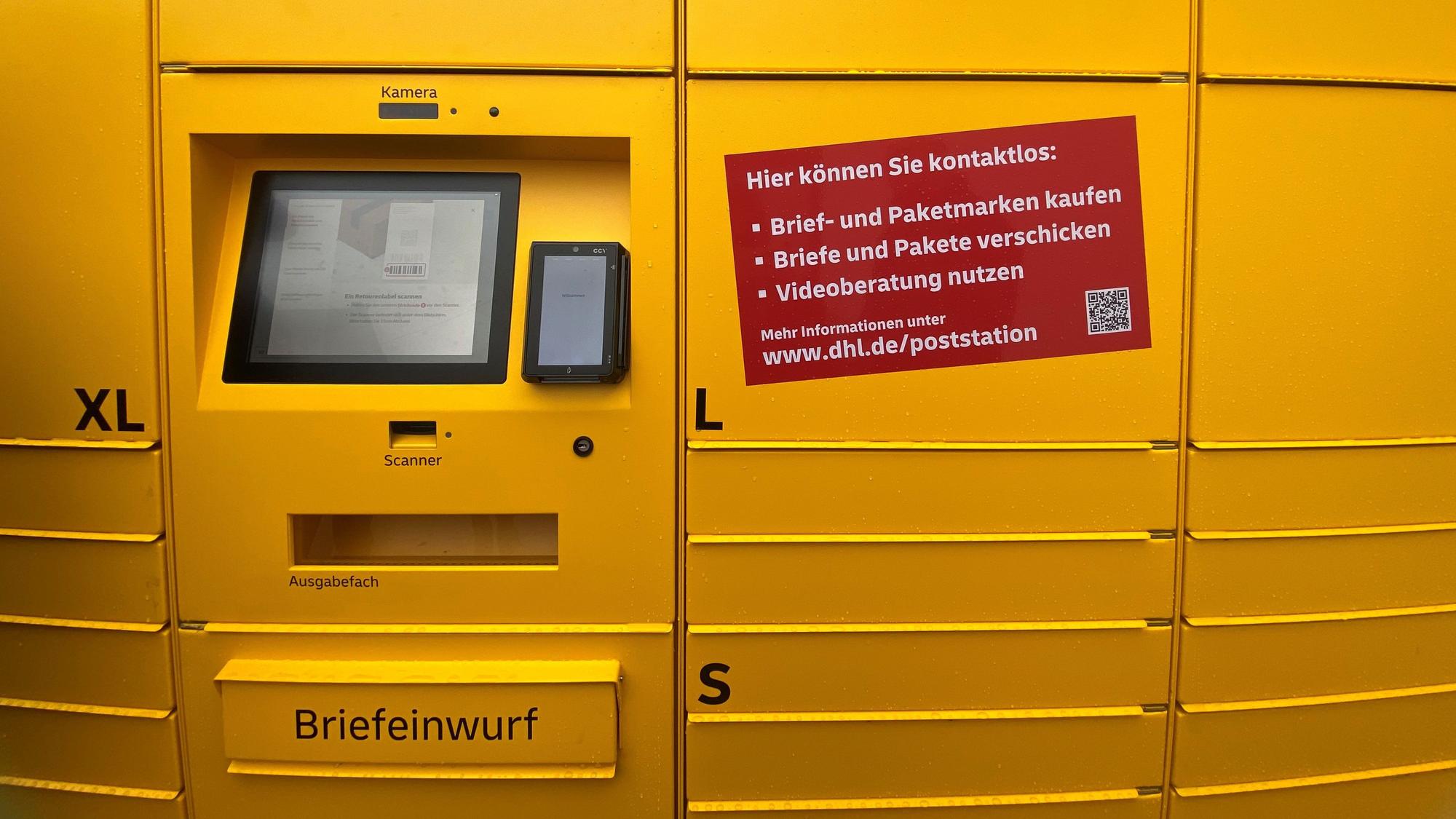 Die Poststation 711 hat einen Touchscreen, einen Briefeinwurf, einen Scanner, eine Kamera und 35 Paketfächer in den Größen S bis XL.