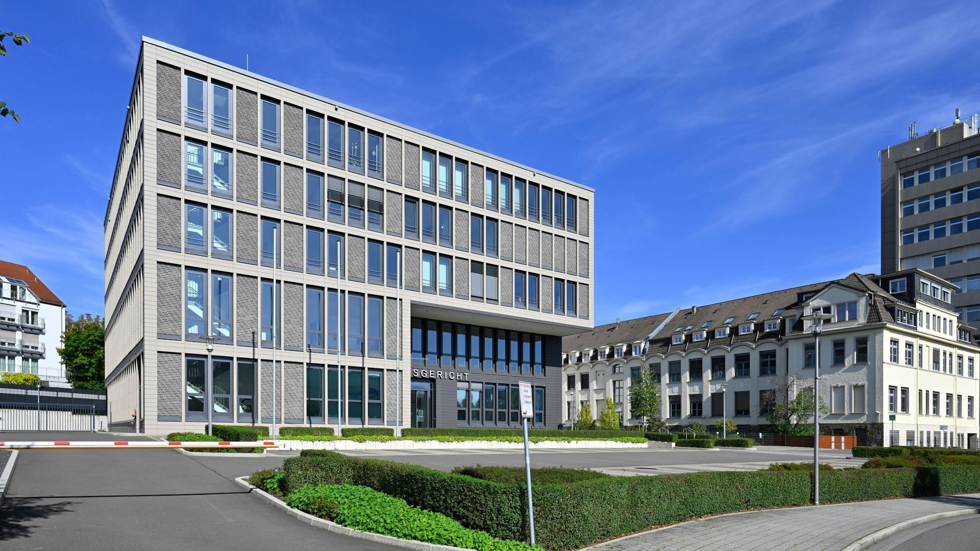 Das Gummersbacher Amtsgericht auf dem Steinmüllergelände in der Außenansicht.