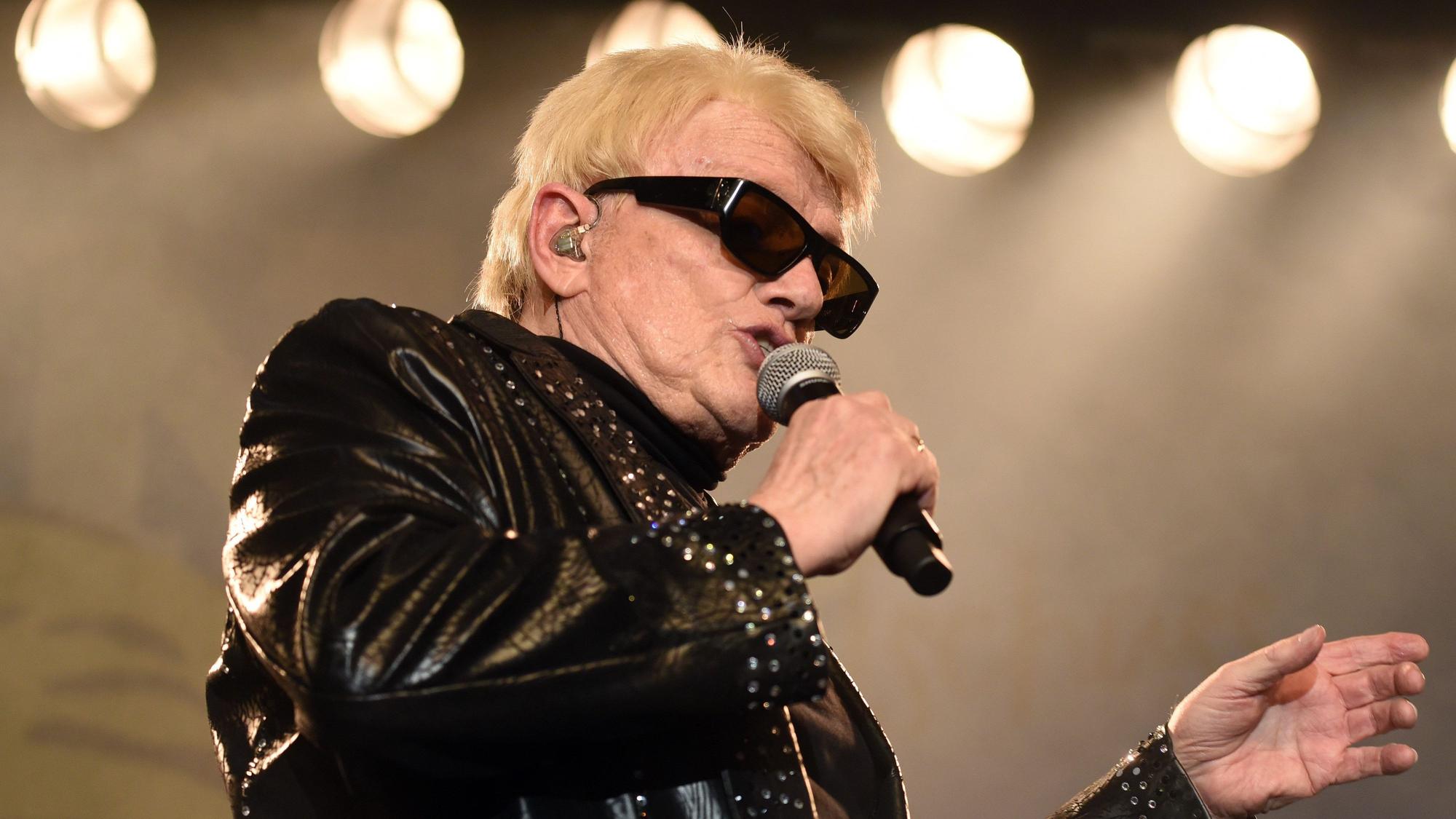 Köln: Der Sänger Heino steht bei seiner Abschiedstournee ‚und Tschüss‘ ,bei seinem letzten Konzert in Deutschland, in der ‚Live Music Hall‘ auf der Bühne.