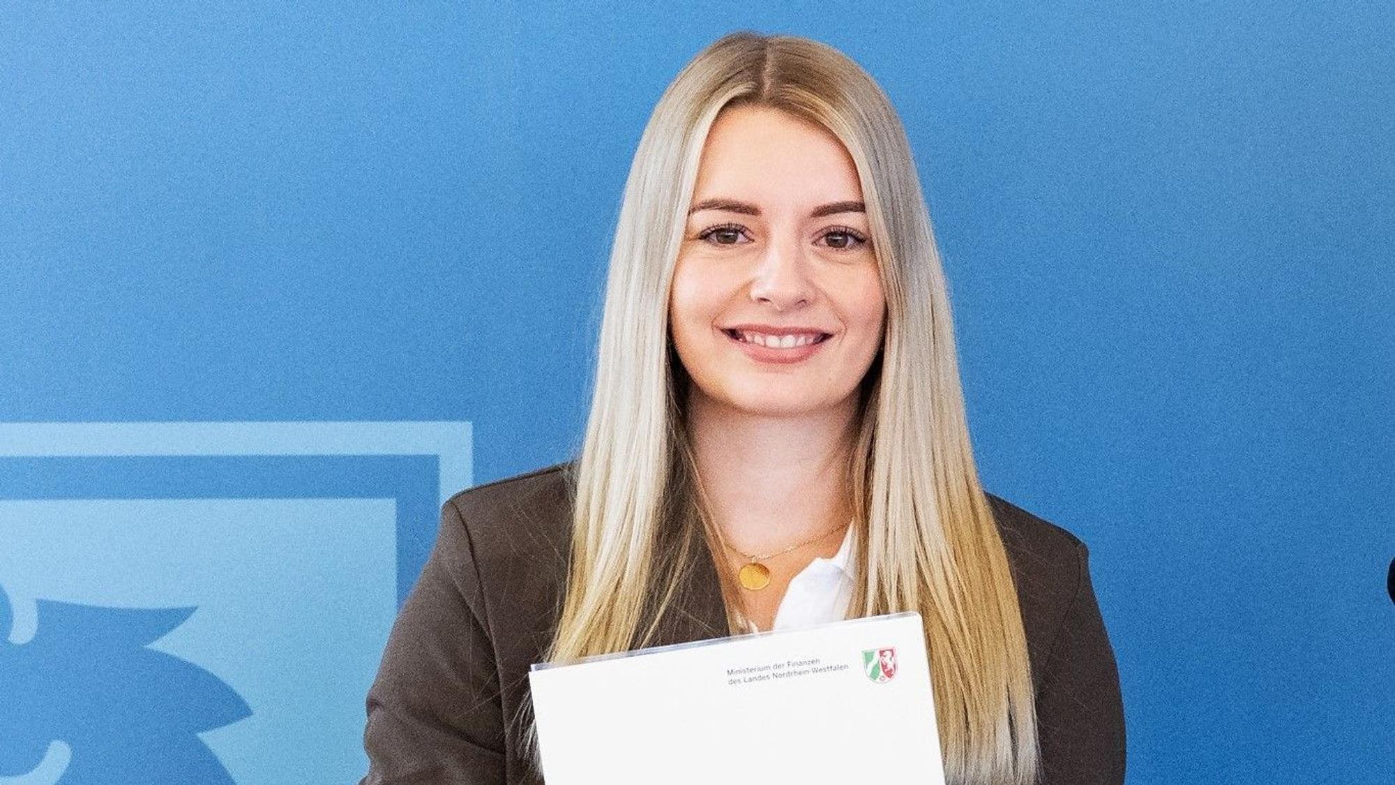 Gina-Maria Hauck ist auf dem Bild zu sehen.
