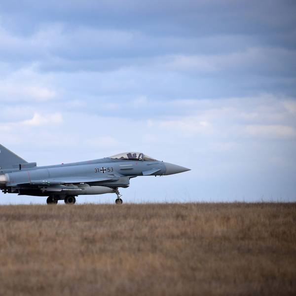 Ein deutscher Eurofighter startet auf dem Flugplatz Mihail Kogalniceanu, in der Nähe von Constanta (Rumänien). Die deutsche Luftwaffe überwacht die Grenze zwischen Rumänien und der Ukraine und unterstützt seinen Nato-Partner. (Archivbild)