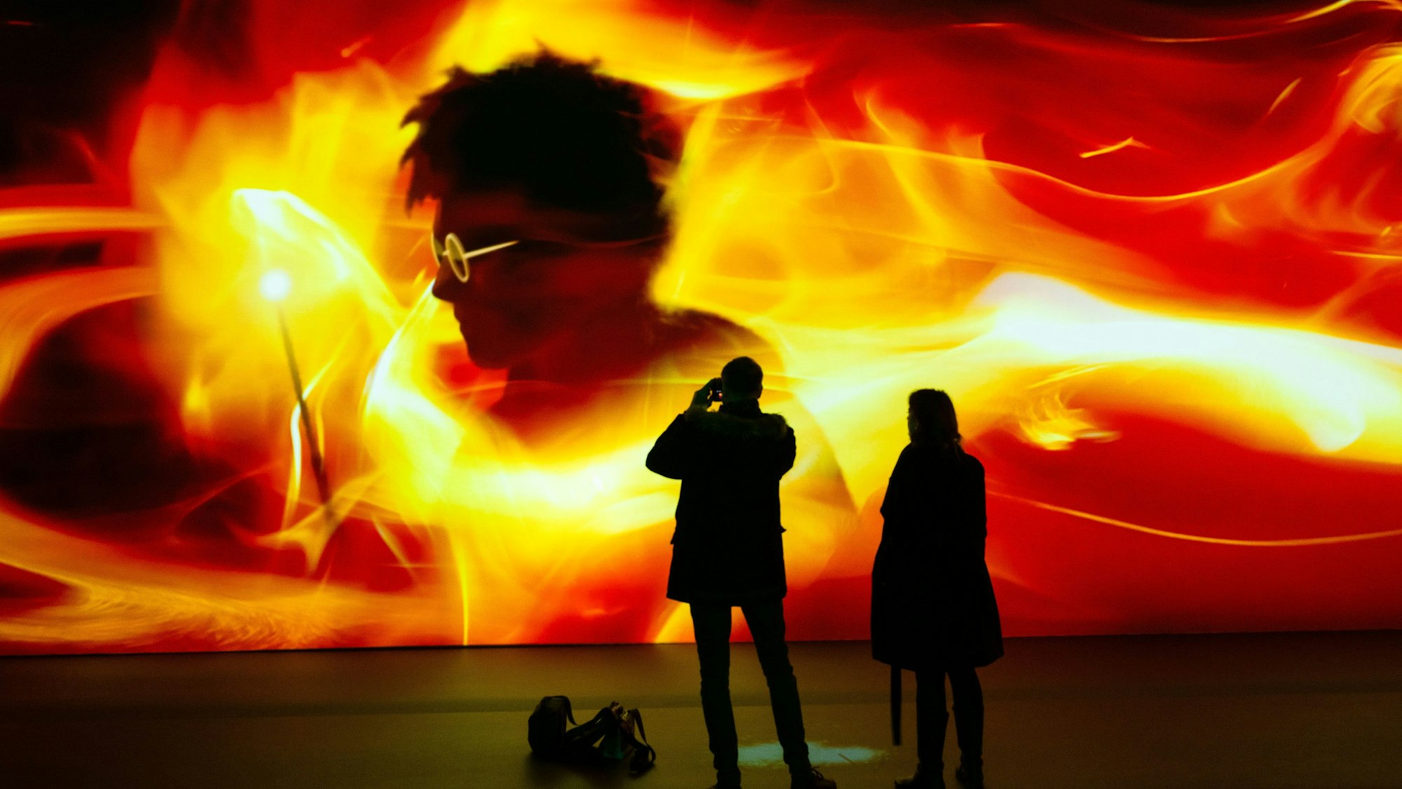 In der interaktiven Ausstellung können Besucher ab dem 08.12.2023 die Schauplätze der Harry-Potter-Welt entdecken.