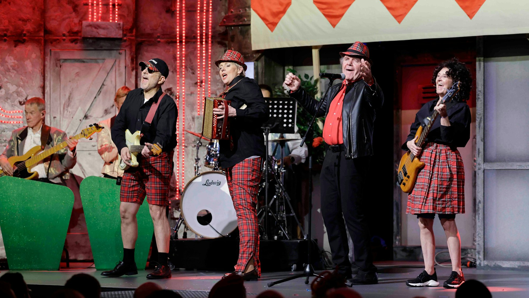 Brings im Schnelldurchlauf einer traditionellen Karnevalssitzung, eine Nummer aus dem Jahr 2000.