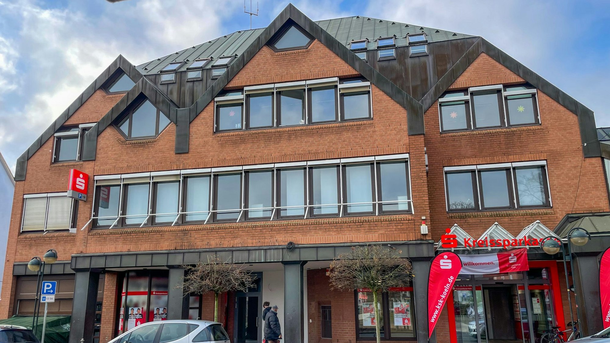 Die Leichlinger Filiale der Kreissparkasse Köln von außen.