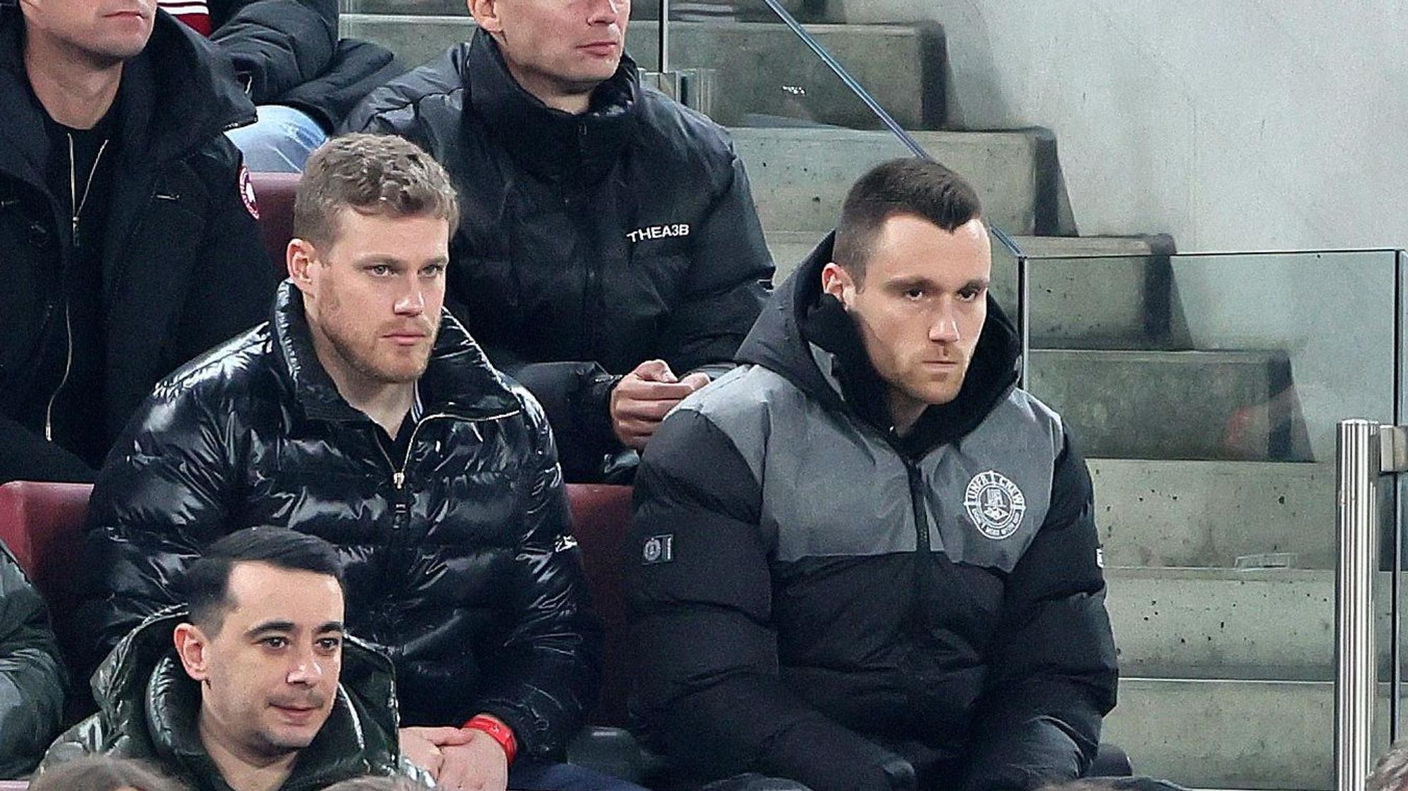 Auf dem Foto ist Christian Clemens auf der Tribüne im Rhein-Energie-Stadion zu sehen.