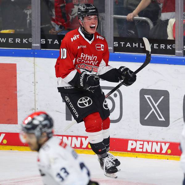 Eishockey, Penny DEL, 25. Spieltag, Lanxess-Arena, Kölner Haie - ERC Ingolstadt: Torjubel nach dem 2:0 durch Justin Schütz Kölner Haie