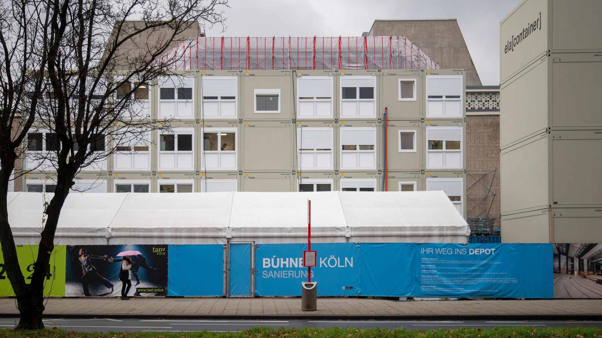 Baustelle seit 2012: Von den Bühnen am Offenbach ist derzeit vor lauter Baucontainern kaum etwas zu sehen.