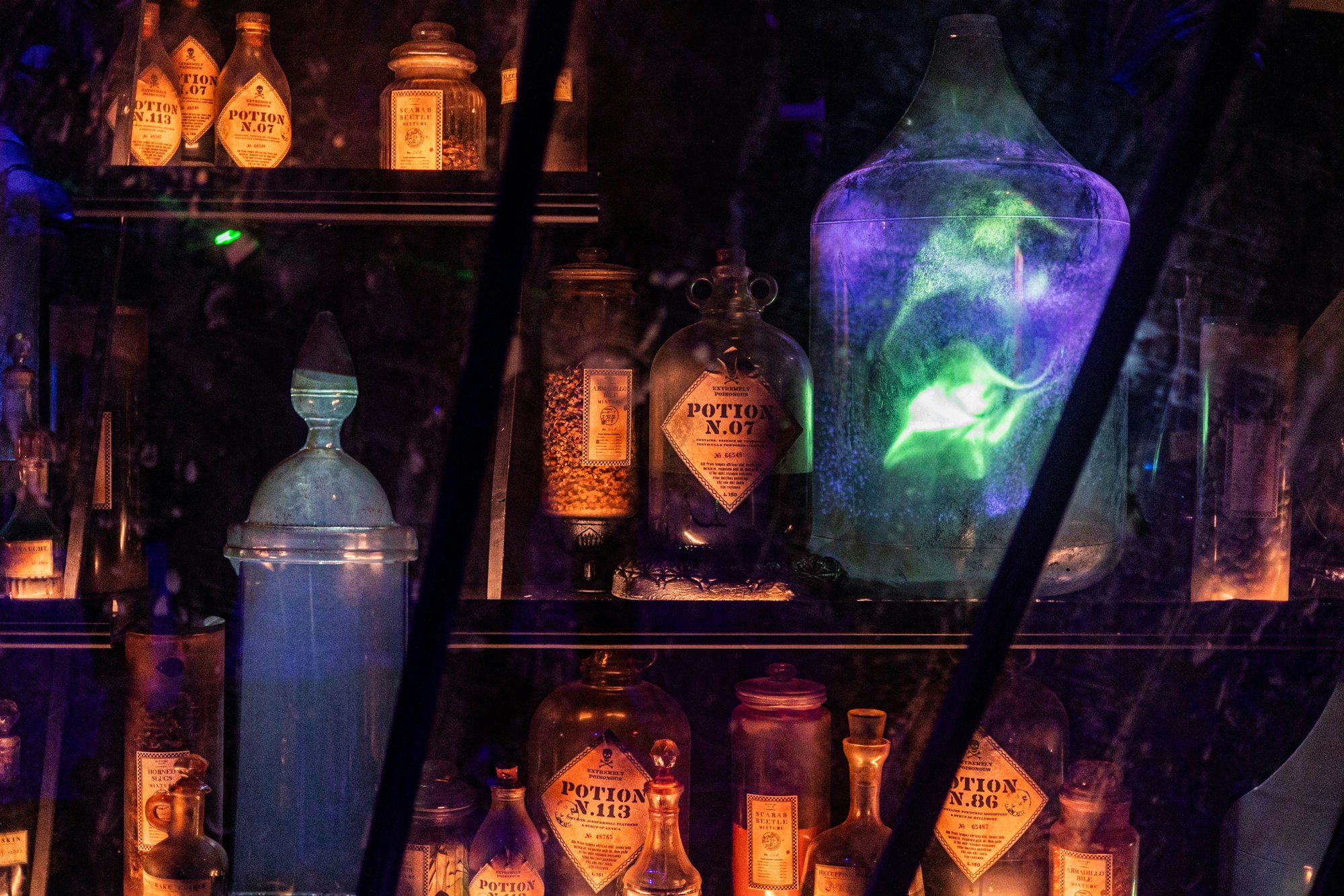 Zauberhafte Gegenstände und Tränke bei der Ausstellung in Köln