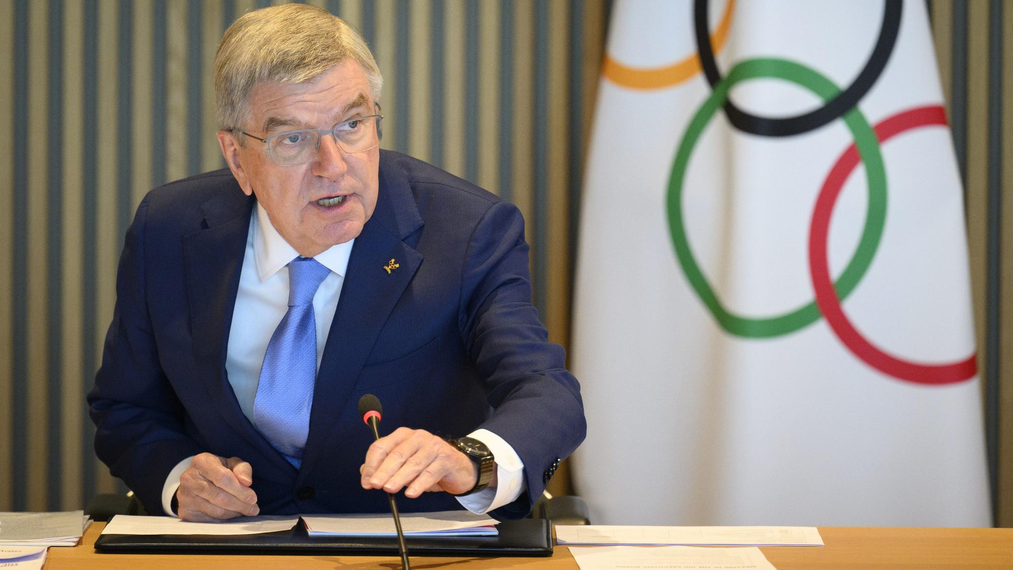 Russische und belarussische Sportler dürfen als neutrale Athleten an den Olympischen Spielen in Paris teilnehmen. Das Internationale Olympische Komitee erteilte Einzelsportlern beider Länder am Freitag unter bestimmten Auflagen die Starterlaubnis für die Sommerspiele 2024.