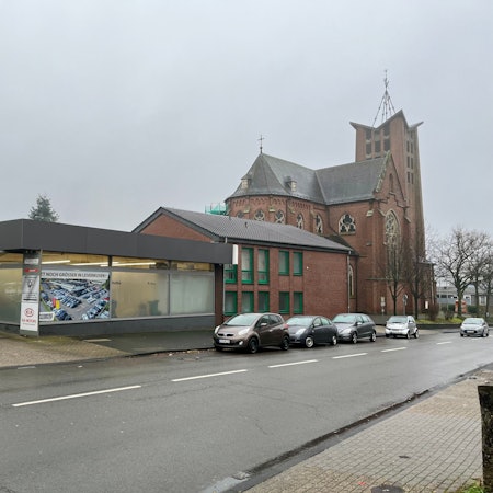 Das Autohaus Luchtenberg an der Höhestraße in Burscheid