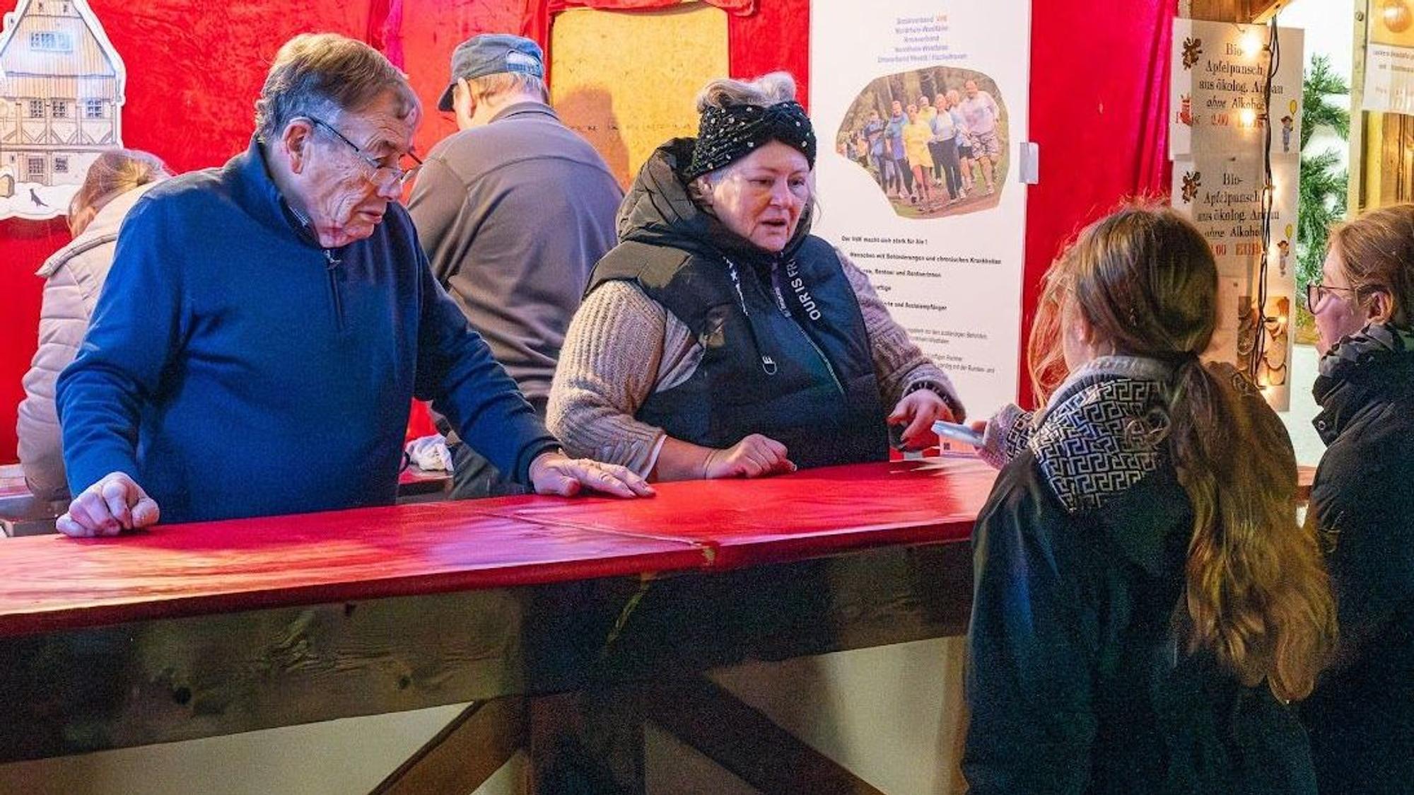 Alt trifft Jung: Der Dorfweihnachtsmarkt in Bergheim-Rheidt