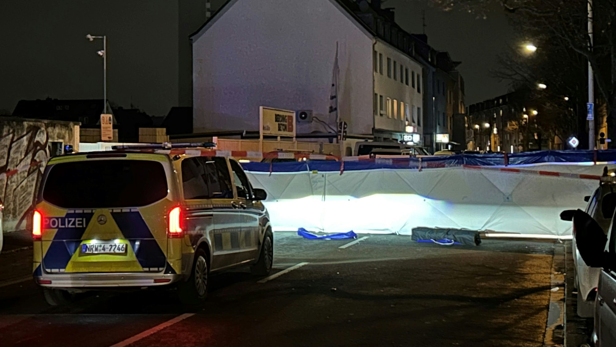 Eine Person wurde bei einem Polizeieinsatz tödlich verletzt.