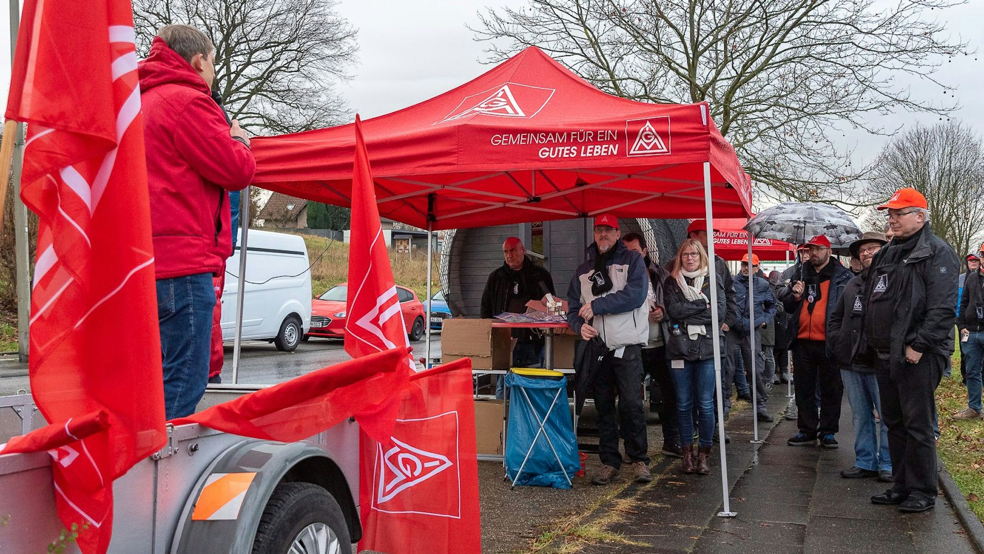 Warnstreik der IG Metall bei Adient