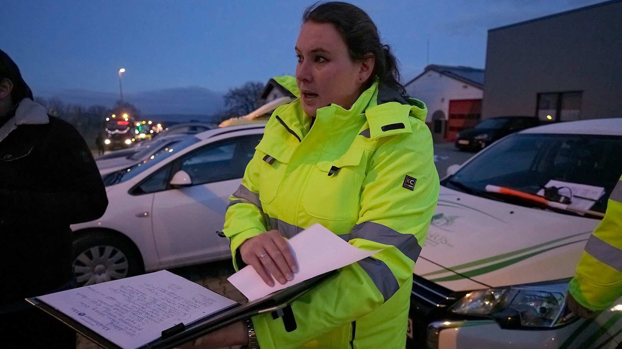 Miriam Rotheut bei der Aufstellung des Lichterzugs im vergangenen Jahr.