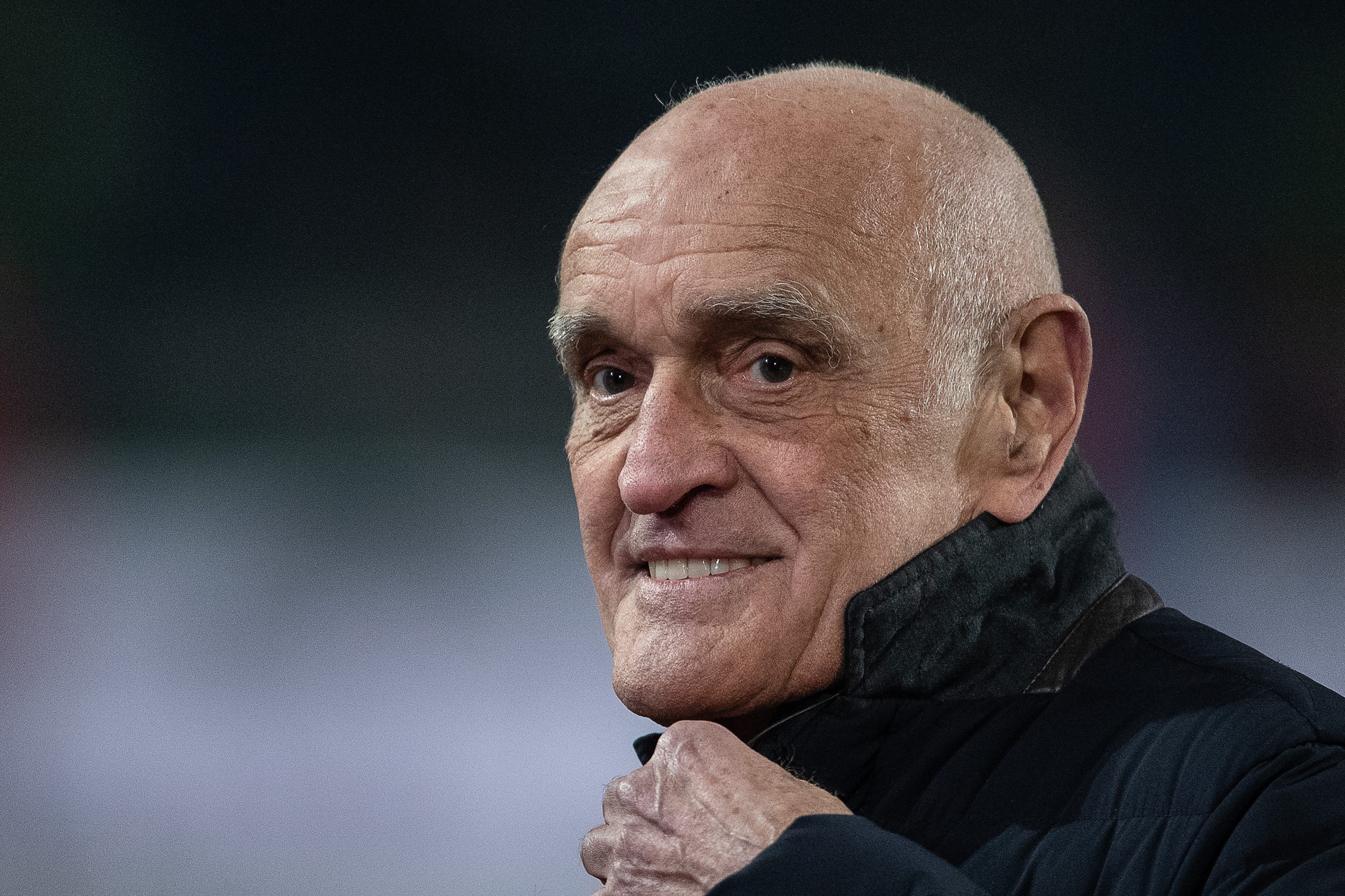 Der mit Kinds Seite zerstrittene Verein hat den 79-Jährigen angewiesen, gegen den Investoren-Deal zu stimmen. Nach den bekannt gewordenen Namen der Clubs mit Nein-Stimmen gibt es große Zweifel, ob Kind dies getan hat. Die benötigte Zwei-Drittel-Mehrheit kam nur knapp zustande.