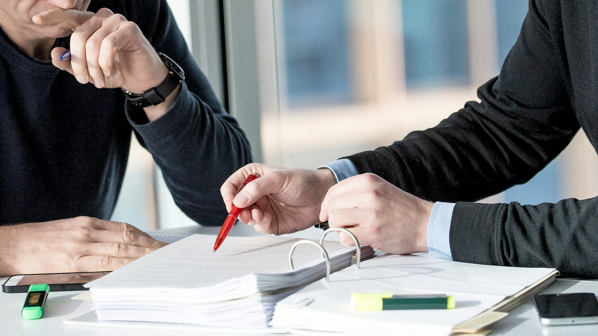 Wer merkt, dass er seine Verbindlichkeiten nicht mehr bedienen kann, sollte sich Hilfe holen.