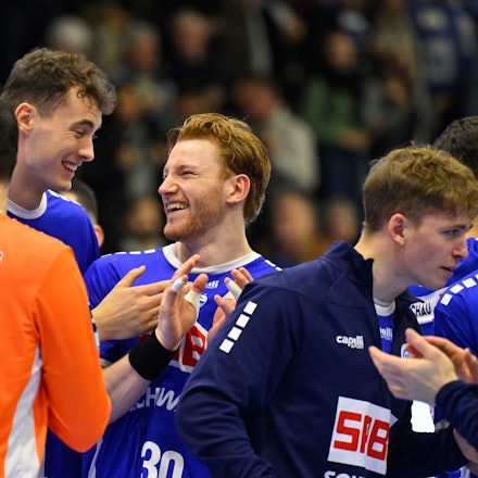 Tom Kiesler freut sich mit Moritz Köster.