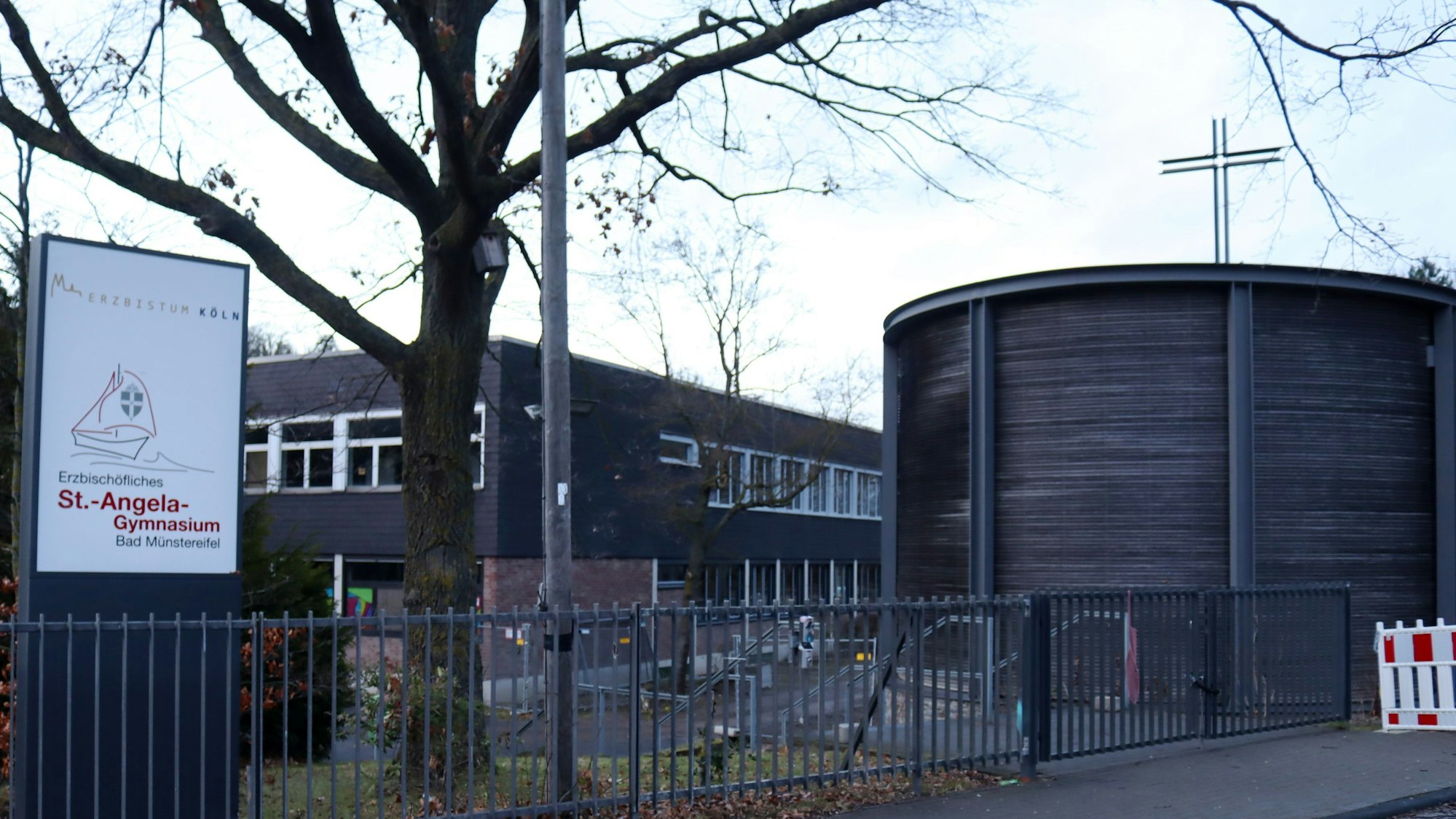 Außenansicht des St.-Angela-Gymnasiums in Bad Münstereifel.