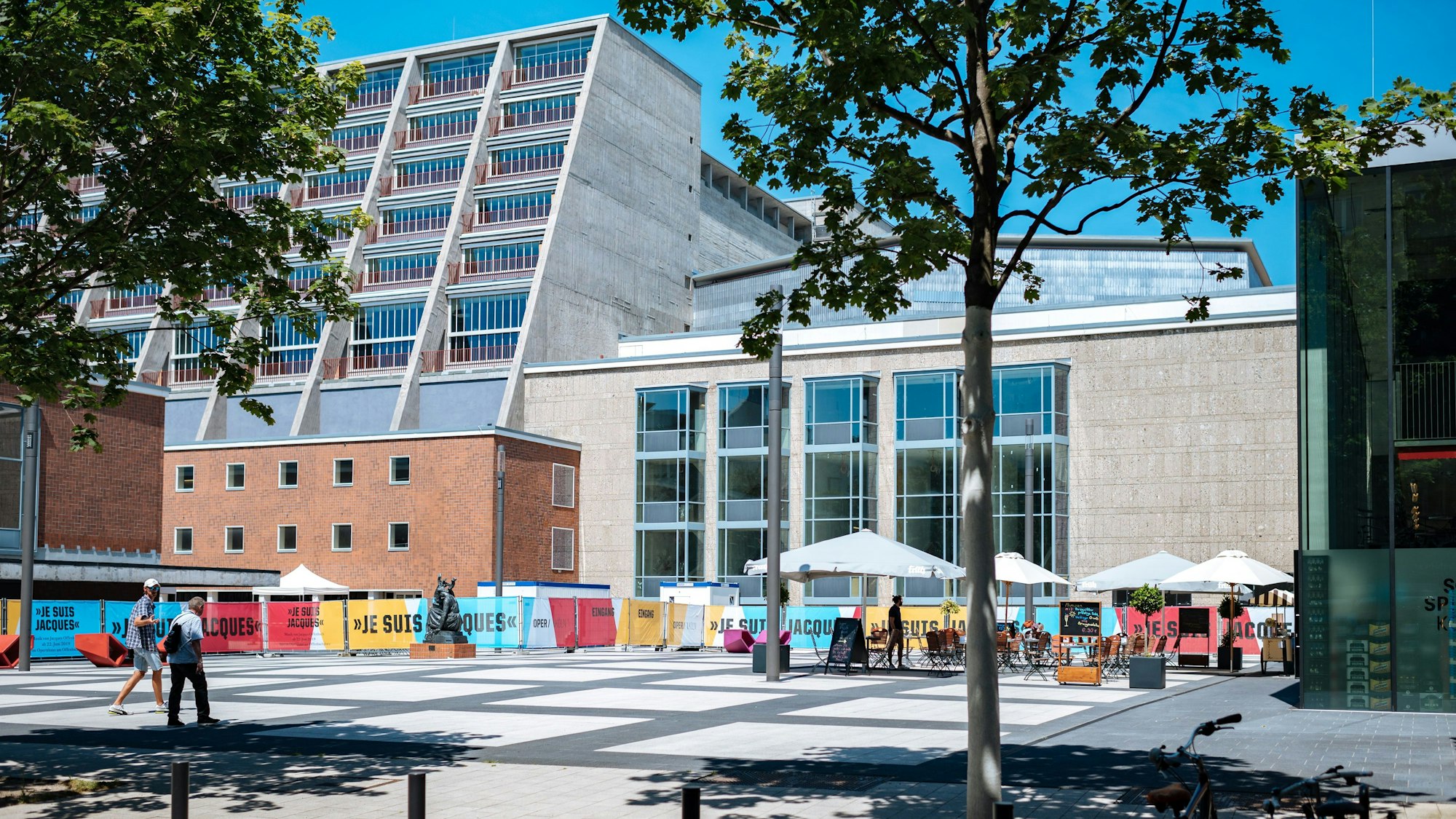 Die Oper am Offenbachplatz.