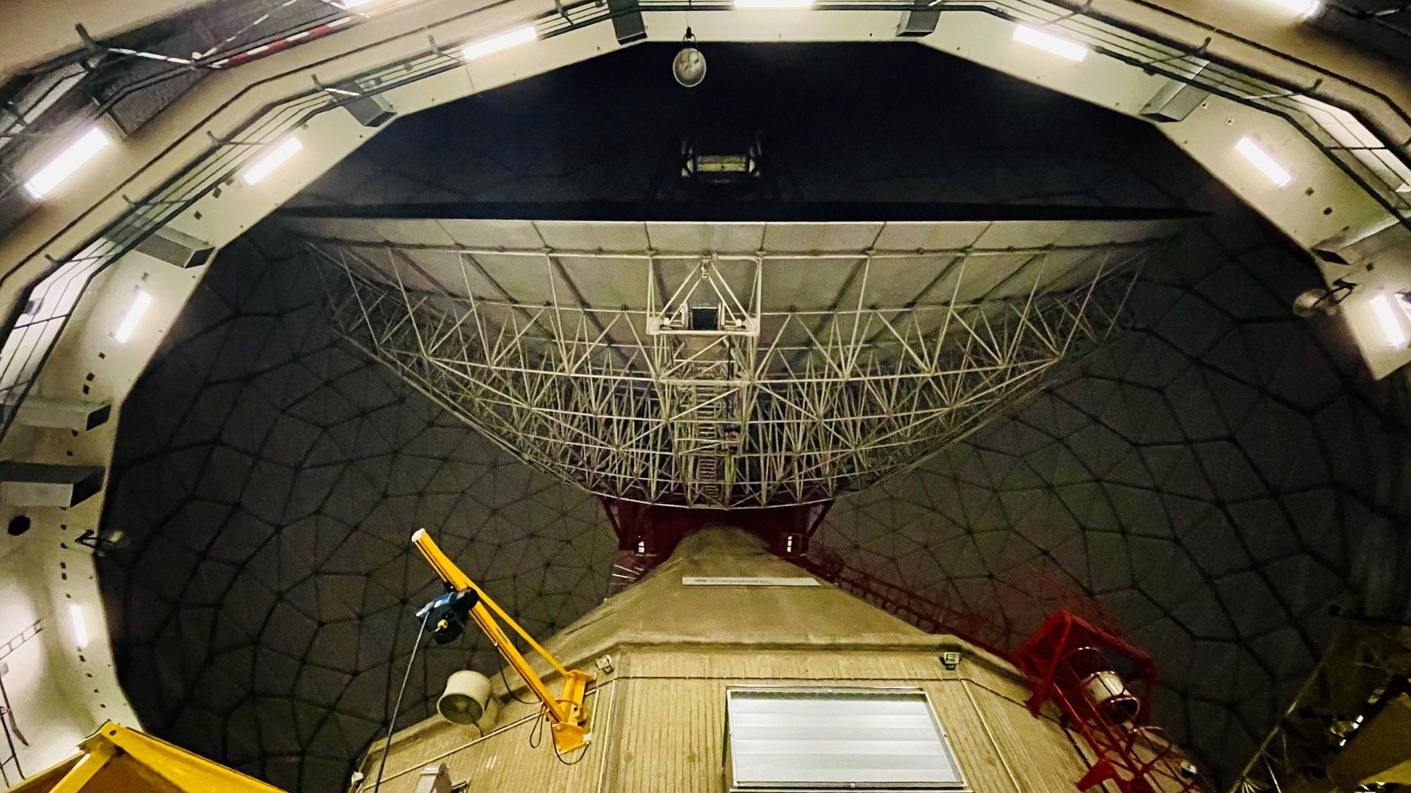 Im Radom bei Berkum betreibt Fraunhofer das Radarsystem TIRA. Hier bei der Nacht der Technik 2023.