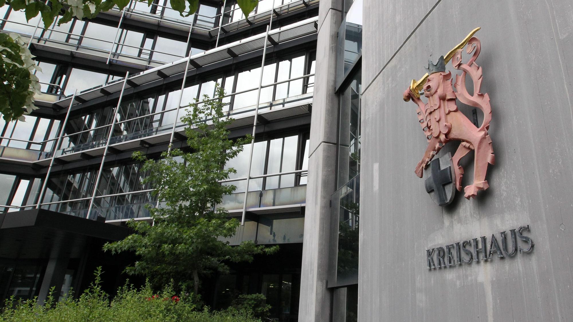 Die Außenfassade des Siegburger Kreishauses.
