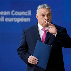 Viktor Orban, Ministerpräsident von Ungarn, trifft zum EU-Gipfel im Gebäude des Europäischen Rates ein.