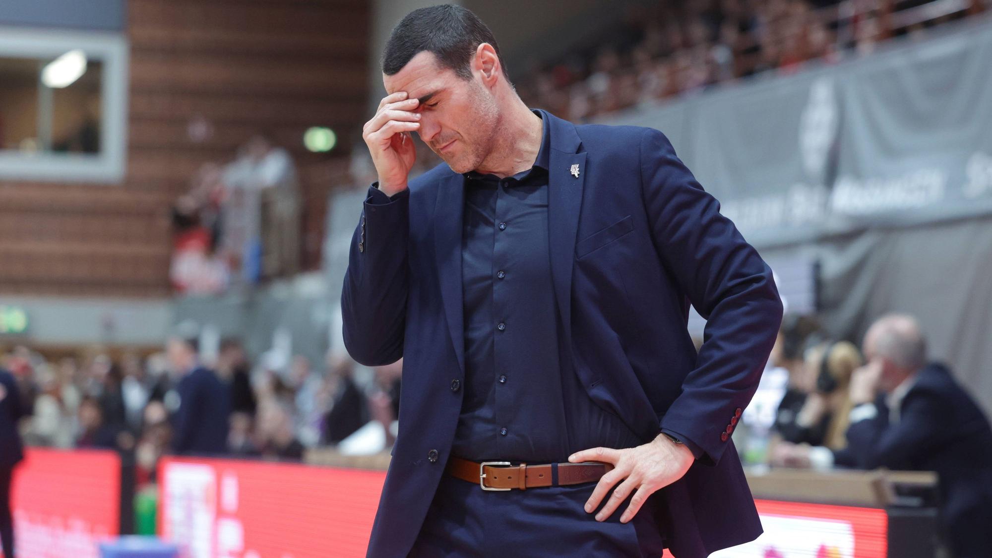 Baskets-Coach Roel Moors mochte bei manchen Szenen gar nicht mehr hinschauen.