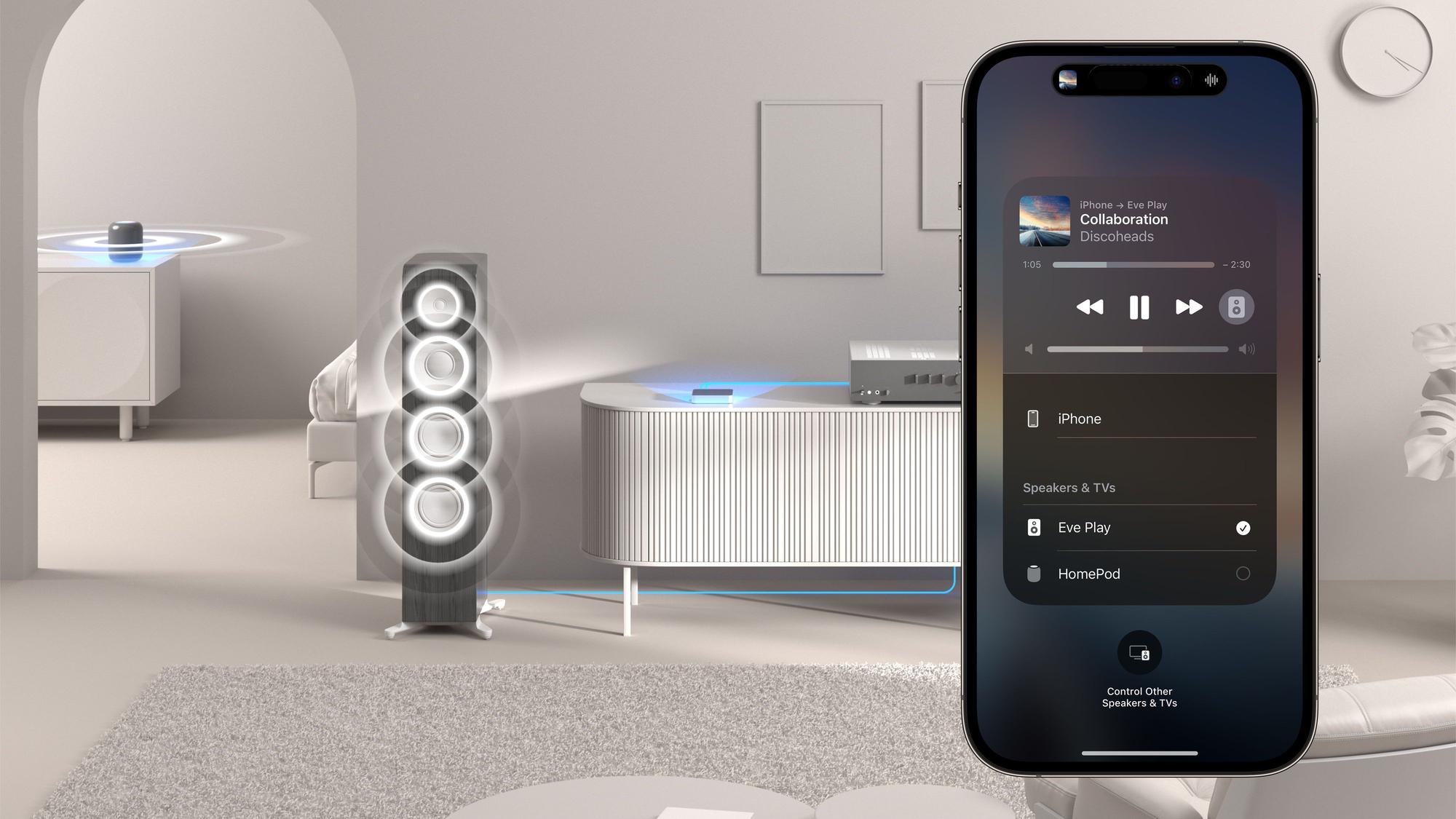 Ein Wohnzimmer mit Stereoanlage, im Vordergrund ein Smartphone.