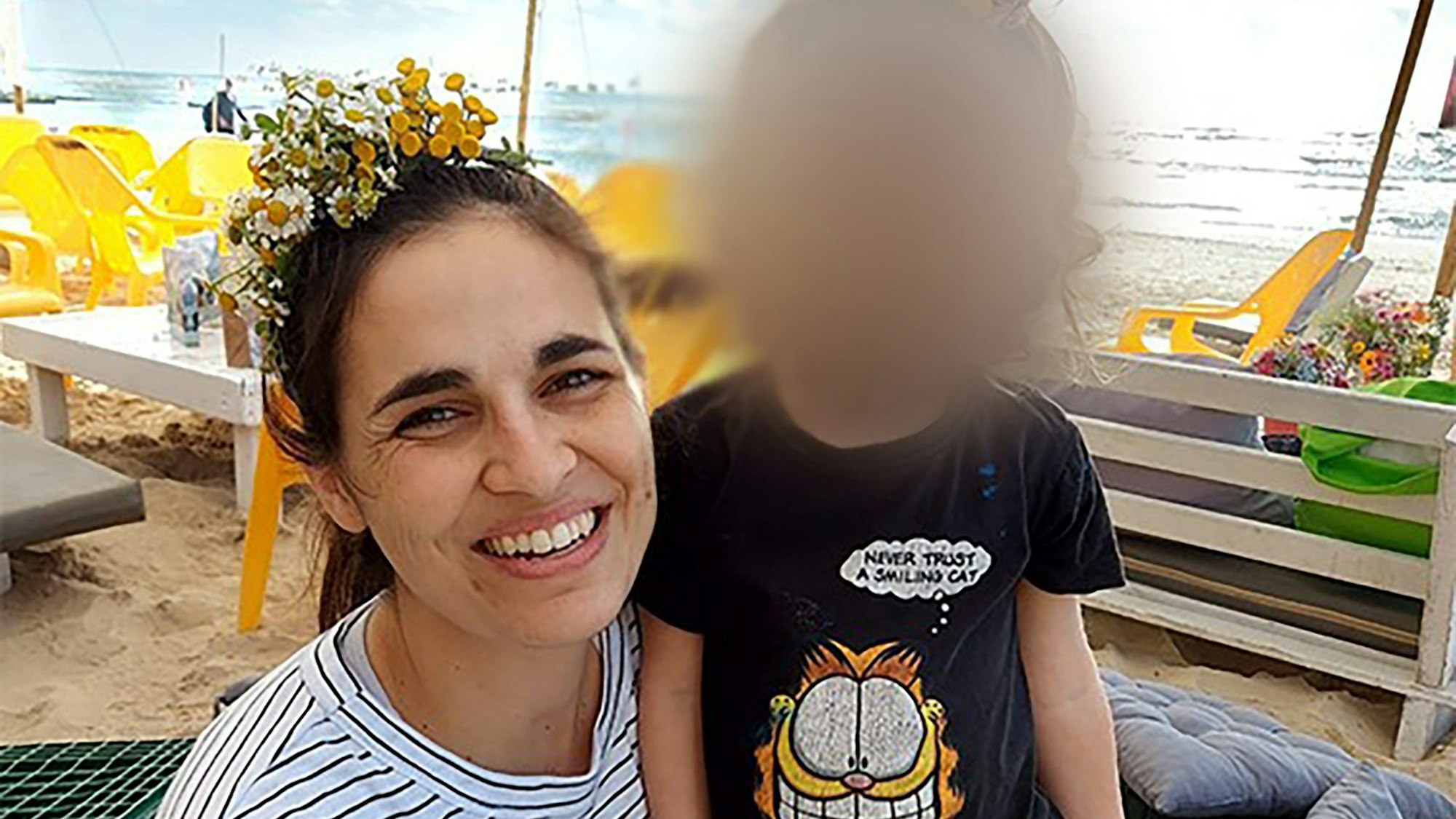 Die Deutsch-Israelin Yarden Romann-Gat mit ihrer Tochter (genaues Aufnahmedatum unbekannt). Romann-Gat war von Terroristen der im Gazastreifen herrschenden Hamas verschleppt und Ende November wieder freigelassen worden.