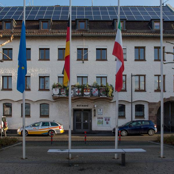 Das Bild zeigt das Zülpicher Rathaus.