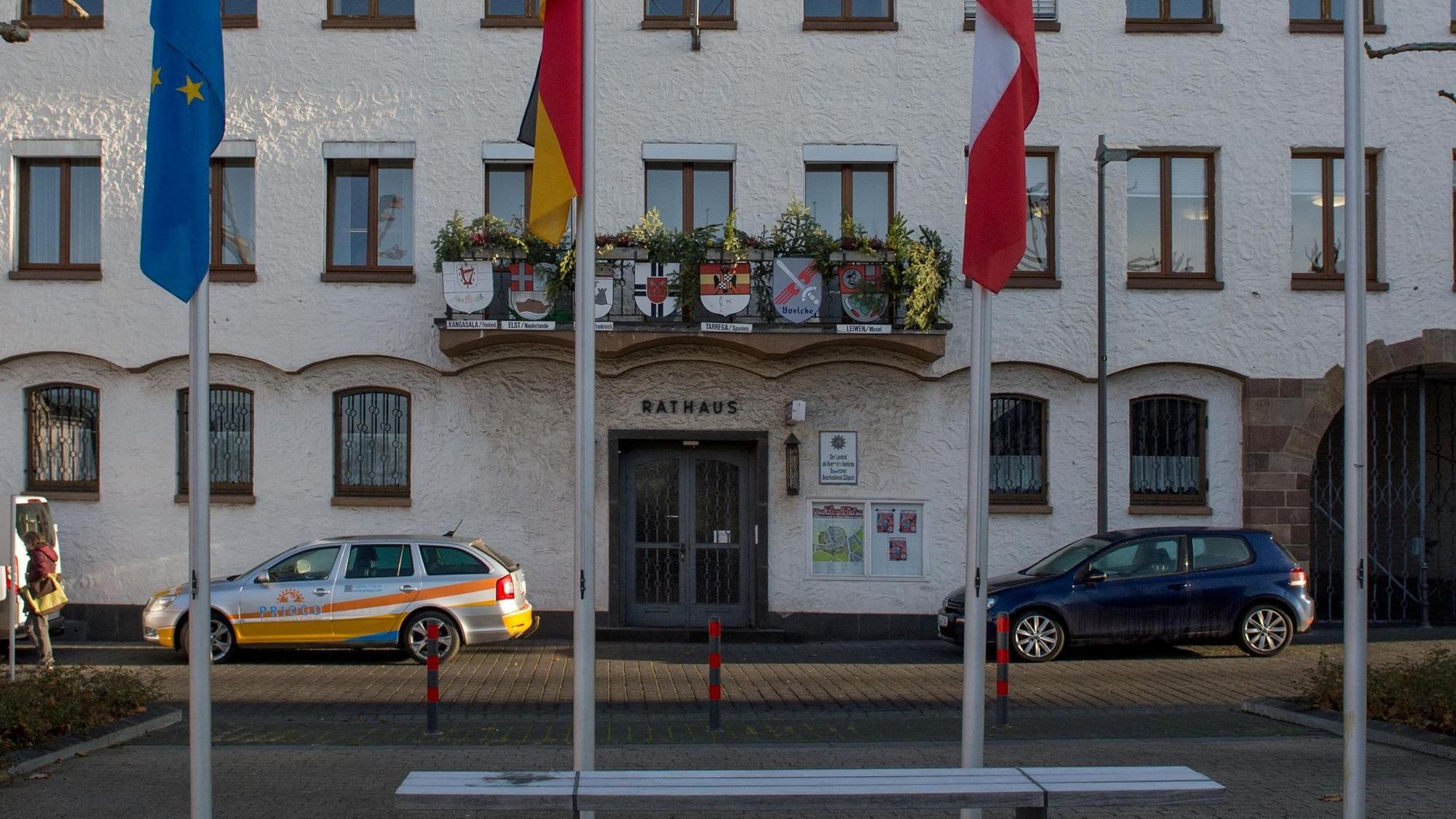 Das Bild zeigt das Zülpicher Rathaus.
