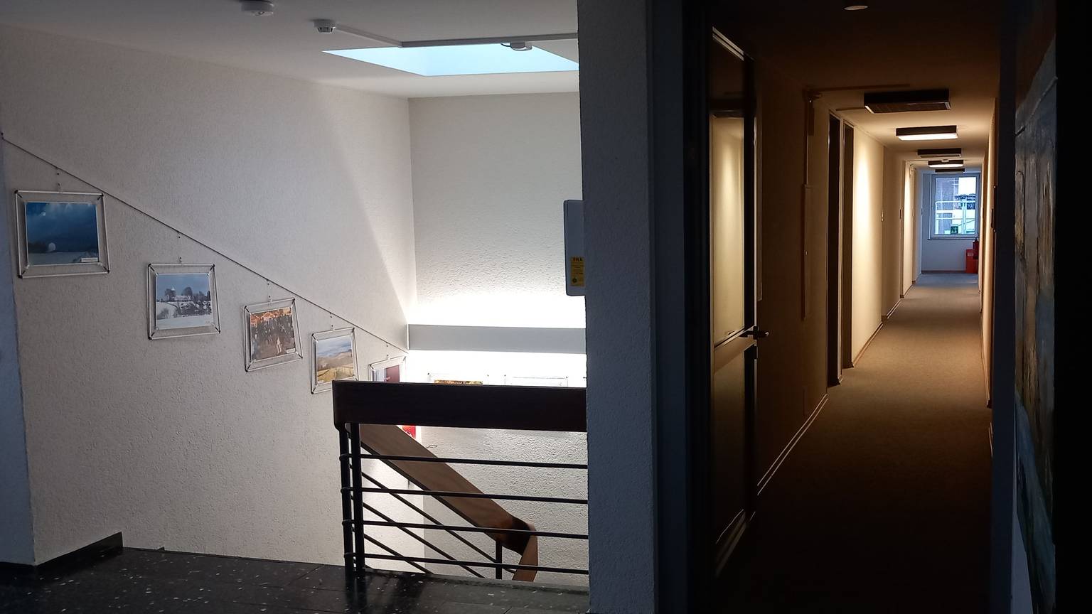 Nur eine Treppe führt in die zweite Etage des Rathauses in Berkum.