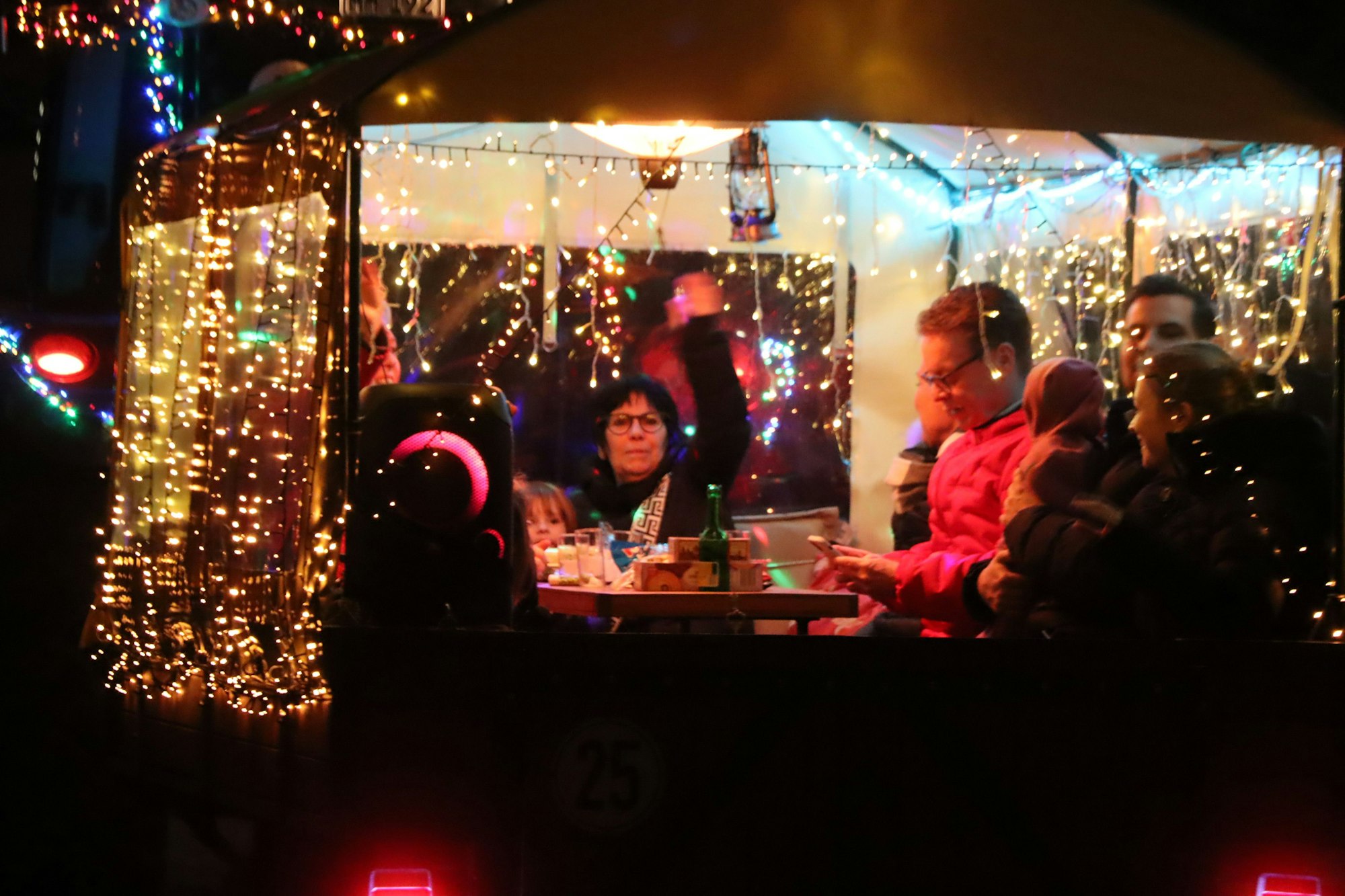 Sogar mit Planwagen waren die Landwirte unterwegs.