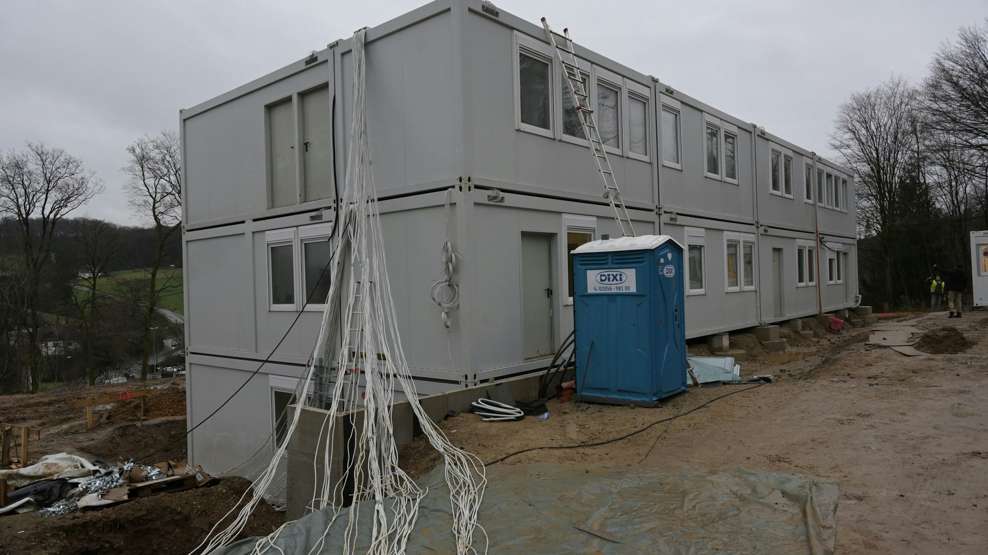 Das Foto zeigt Wohnmodule an der Jugendherberge in Kürten