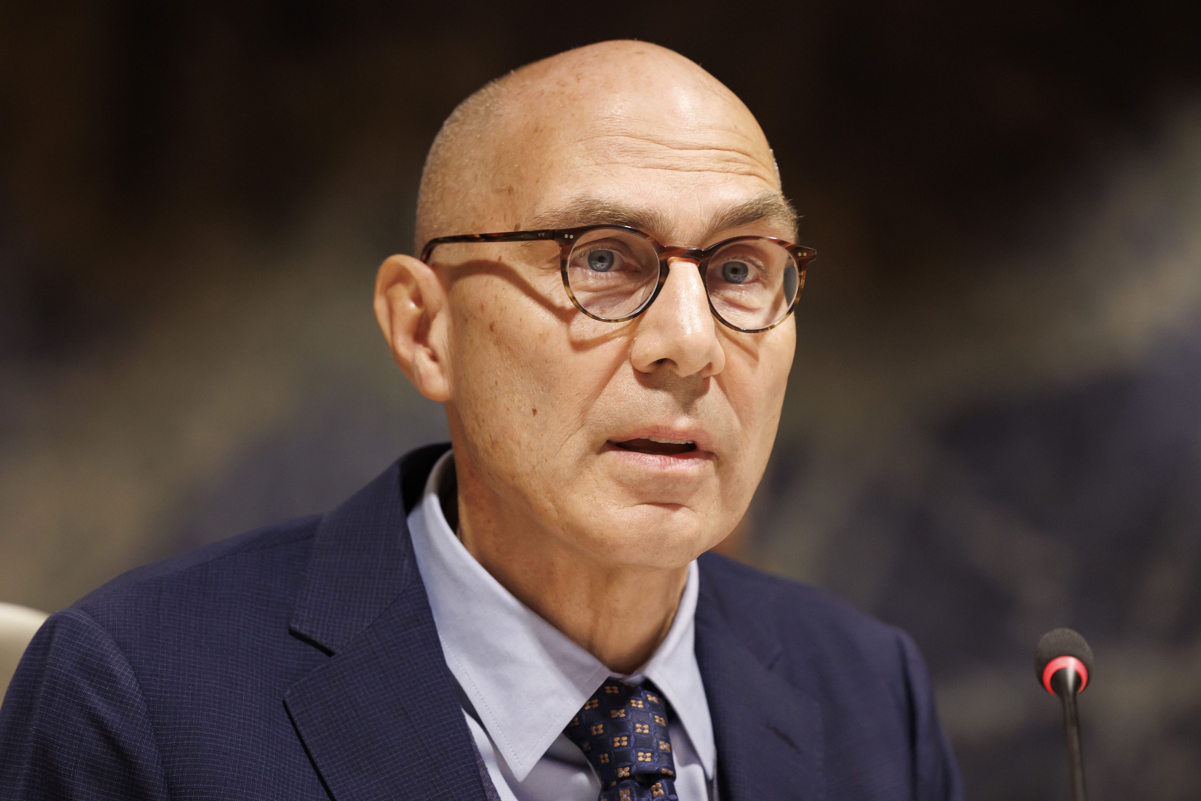 Volker Türk, UN-Hochkommissar für Menschenrechte, spricht zu den Mitgliedsstaaten am europäischen Hauptsitz der Vereinten Nationen.