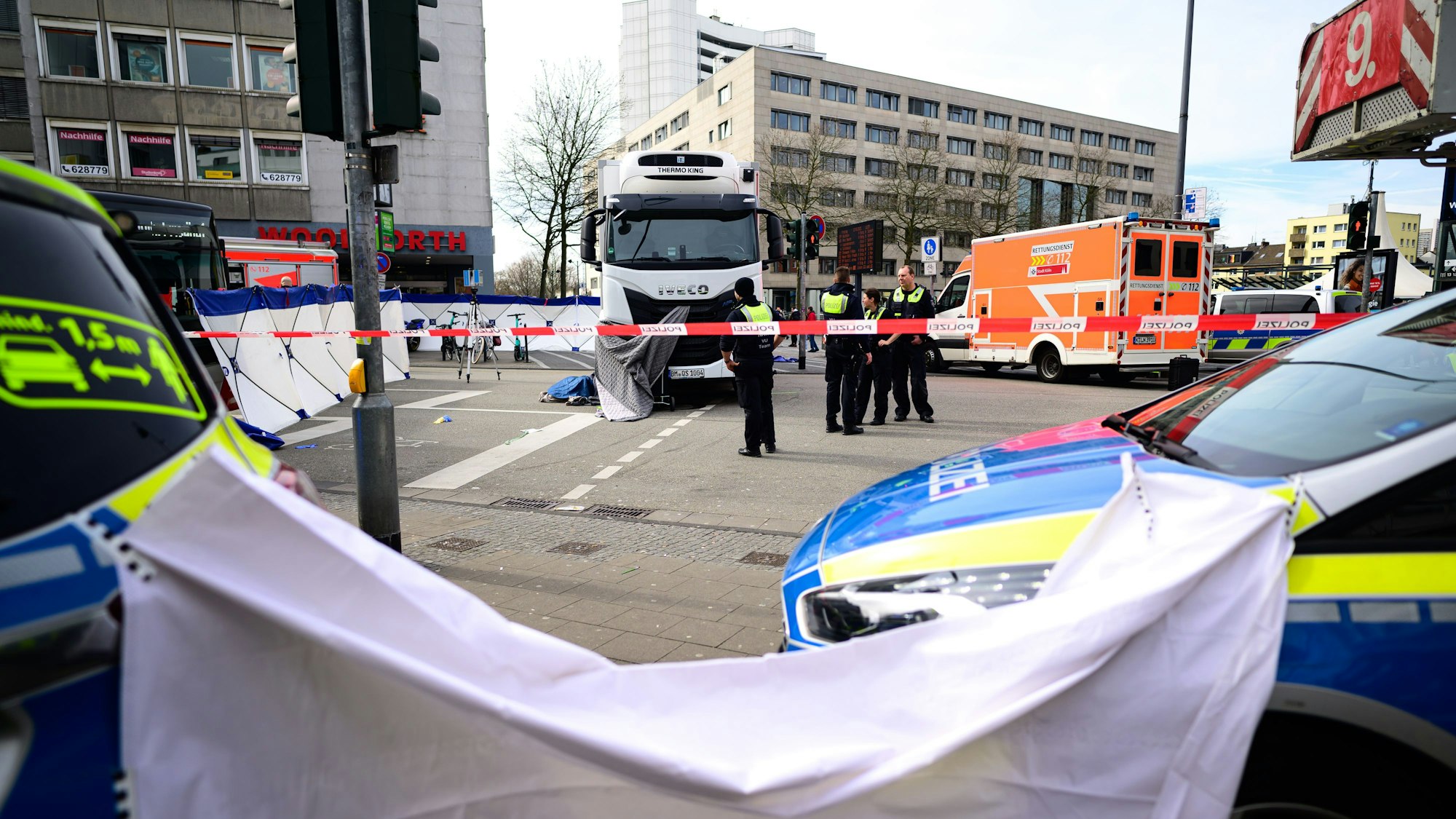 Seniorin nach Unfall mit Lkw am Wiener Platz gestorben