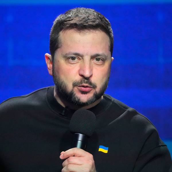 19.12.2023, Ukraine, Kiew: Wolodymyr Selenskyj, Präsident der Ukraine, spricht während seiner Jahresend-Pressekonferenz. Foto: Efrem Lukatsky/AP/dpa +++ dpa-Bildfunk +++