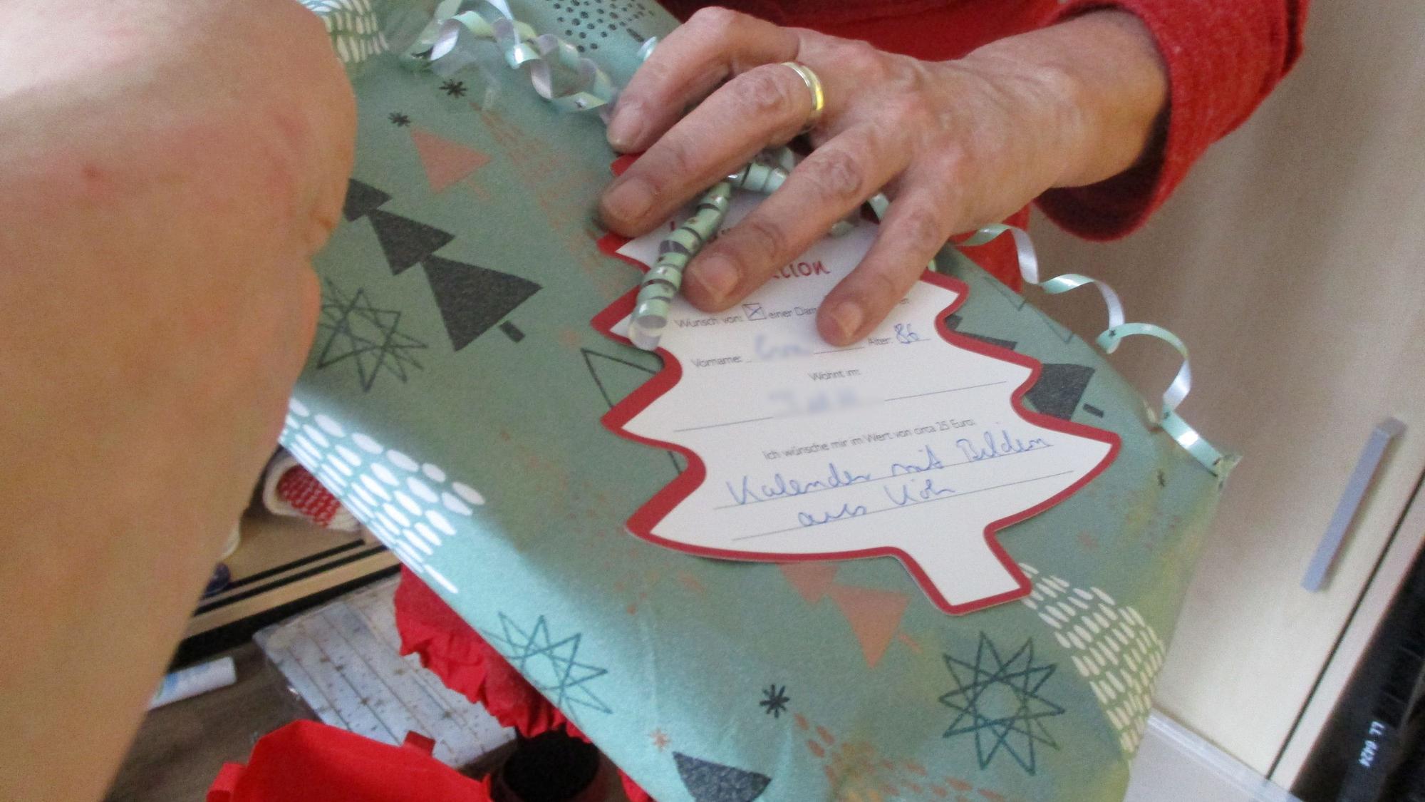 Weihnachtsgeschenke in der Diakonie Michaelshoven