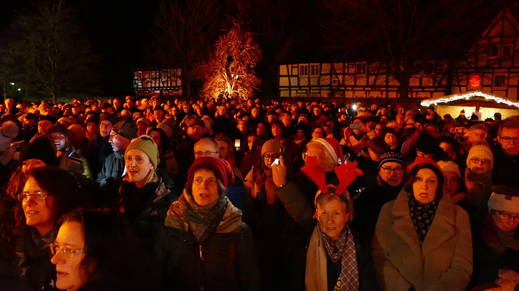 Die Zuschauerinnen und Zuschauer sangen begeistert mit.