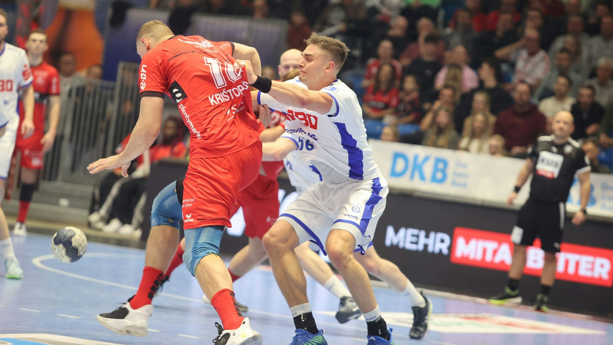 VfL-Spieler Stepan Zeman in einer Spielsituation.